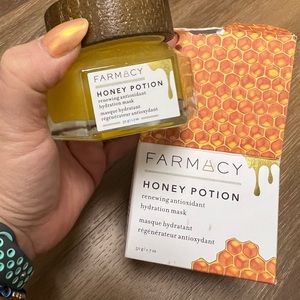 Farmacy Honey Potion
